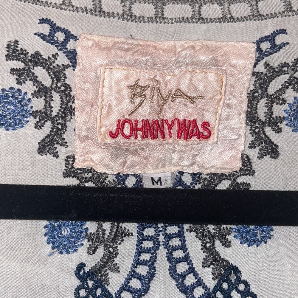 Johnny Was embroidered shirt/ tunic
Size Medium - Picture 2 of 7